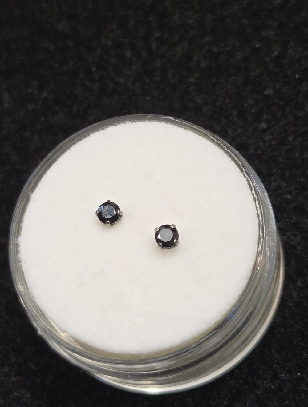 Neometal Threadless Titanium Prong-Set Black Gem End Set 2.5mm View 2